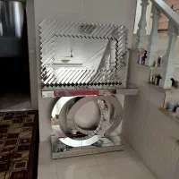 میز وآینه در حد نو