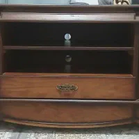 میز تی وی کاملا نو