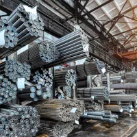 منشی وحسابدار در دفتر فروش اهن الات