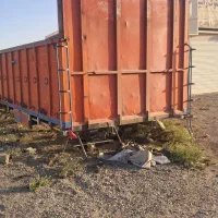 اتاق عقب ده چرخ کامیون همراه با جک