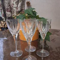 لیوان  گیلاس پایه دار. تنگ اب ودوغ
