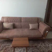 نیم ست ۴ نفره همراه با میز عسلی بسیار تمیز