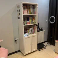 کتابخانه ۳ طبقه سالم به همراه کمد