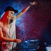 ارزان وباکیفیت                         دی جی شادDJ
