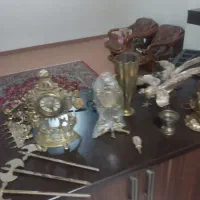 اشیاع برنجی قدیمی در هم