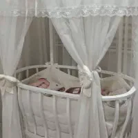 گهواره یا تخت کنار مادر