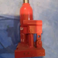 جک مگا اسپانیایی ۵تن|ابزارآلات|تهران, فلسطین (میدان انقلاب)|دیوار