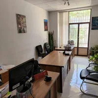خانه ویلایی ۲۵۰ متری|اجارهٔ دفتر کار، اتاق اداری، مطب|کرمانشاه, |دیوار