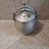 زود پزه در حد نو قیمت ۹۵۰ تومان  فورش فورفور