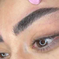 میکروبلید فیبروز شیدلب بن مژه خط چشم