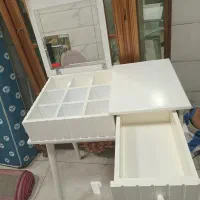 میز ناخن کاری باصندلی