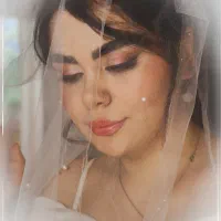 نیازمند مدل زیبا