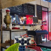 کارگر برای کافه . نیروی کار برای کافه