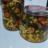 اترشی درجه یک هفته بیجار،لیته،فلفل چیلی ،سیر ترشی