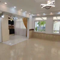 همکف-حیاط-دار-پارکینگ