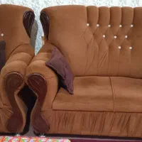 راحتی ۷ نفره  نو با روکش کمیز عسلی کدراور ۶ گشو