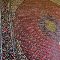 فرش ماشینی ۹ متری قرمز لاکی