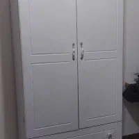 تخت و کمد و ویترین در حد نو و سالم