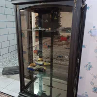 بوفه ویترین شیشه دودی کاملا اینه و شیشه