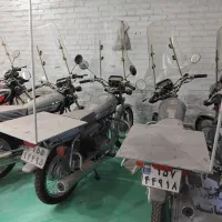 چند دستگاه موتور هوندا ۱۲۵ صفر کیلومتر ۱۴۰۳ کویر