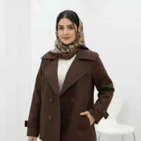 خیاط بیرونبر و چرخکار خانم داخل سالن