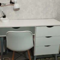 میز تحریر و ارایش