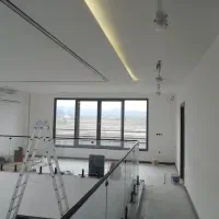 استخدام نقاش بتونه کش کنار و میکروسمنت