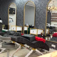 اجاره صندلی ناخن و تخت مژه در بهترین لوکیشن شهر|خدمات آرایشگری و زیبایی|بندرعباس, |دیوار