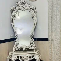 آیینه و کنسول