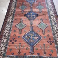 یک جفت کناره گوشتدار .و یک جفت قالیچه کهنه|فرش|تهران, سنگلج (شاپور)|دیوار