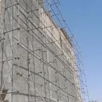 کار اکم .هه ر کاره بیت.شاگرد گچ کار یا کاشی کاری