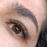 کاشت مژه والیوم ۴۹۰ تومان|خدمات آرایشگری و زیبایی|یزد, |دیوار
