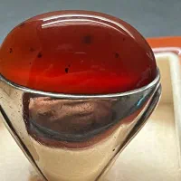 عقیق یمنی کهنه|جواهرات|ری, بی‌بی شهر بانو|دیوار