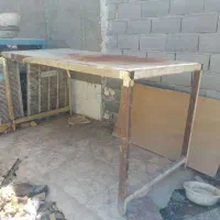 میز آهنی محکم