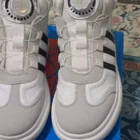 کفش آدیداس|کیف، کفش، کمربند|فومن, |دیوار