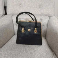 کیف بسیار شیک درحدبسیار نو لطفاً بخونید کامل|کیف، کفش، کمربند|مشهد, سرافرازان|دیوار