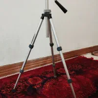 سه پایه دوربین