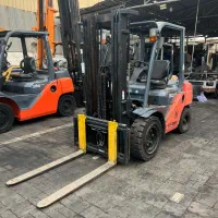 لیفتراک TOYOTA  سه تن بنزینی|خودرو سنگین|کهریزک, |دیوار