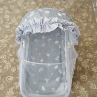 گهواره تخت کنار مادر