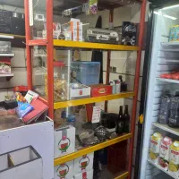 ویترین قفسه آهنی