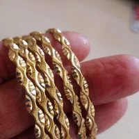 ۶عدد النگو رنگ ثابت و یک جفت گوشواره
