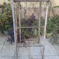 چهارپایه آهنی