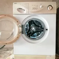 ماشین لباسشویی در حد نو