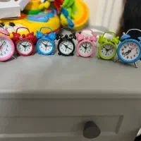 ساعت فلزی رنگی کوچک