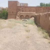 فروش یک قطعه زمین ۲۰۰ متری جای خوش اب و هوای تفت