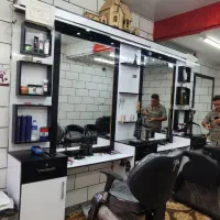 دکور هفت عدد صندلی انتظار ودو عدد جا سشواری