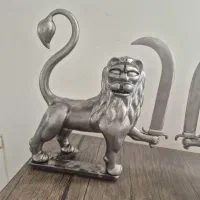 شیر علامت|کلکسیون اشیاء عتیقه|قرچک, مهدیه|دیوار