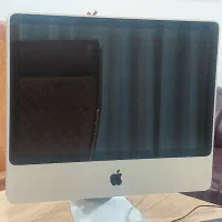 تعدادی سیستم و کامپیوتر و رک