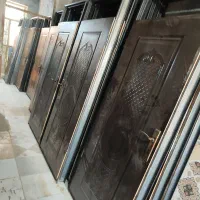 درب چوبی و سرویسی