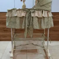 تخت گهواره کنار مادر در حد نو